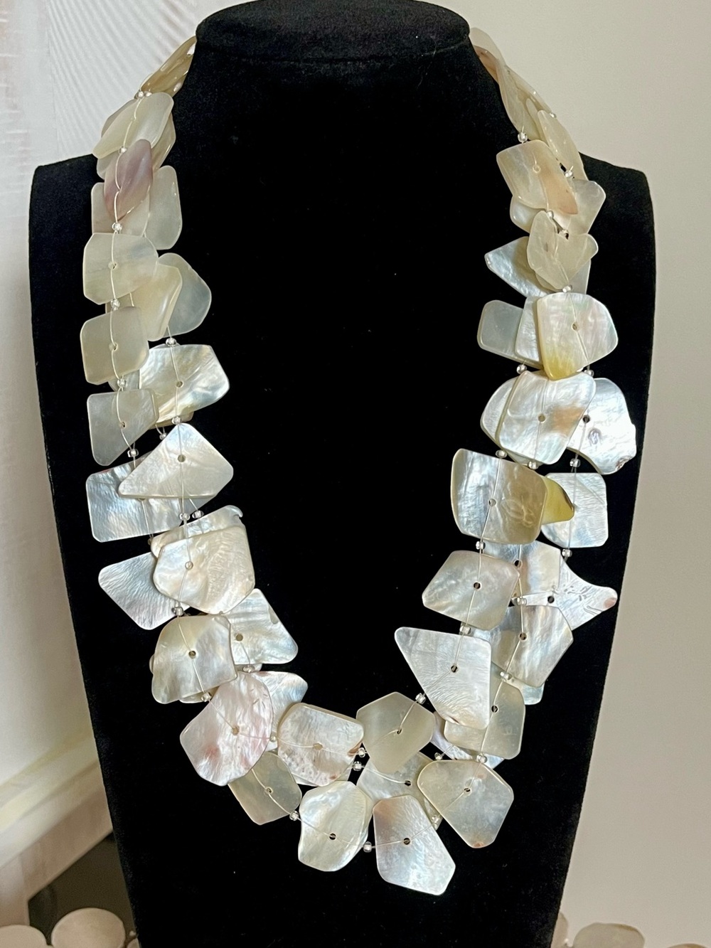 Vintage Multi Strand Natural Mother Of Pearl Iridescent Shell Bead Necklace 19”